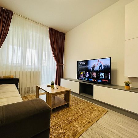 Palas Retreat - Q Residence Iasi Exterior photo
