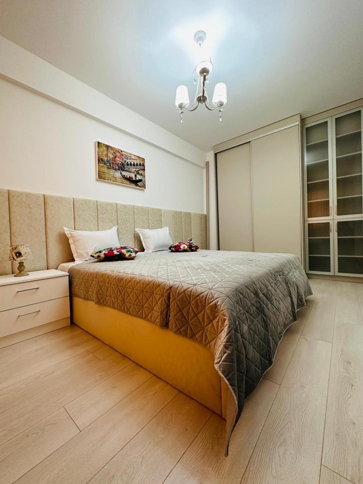 Palas Retreat - Q Residence Iasi Exterior photo